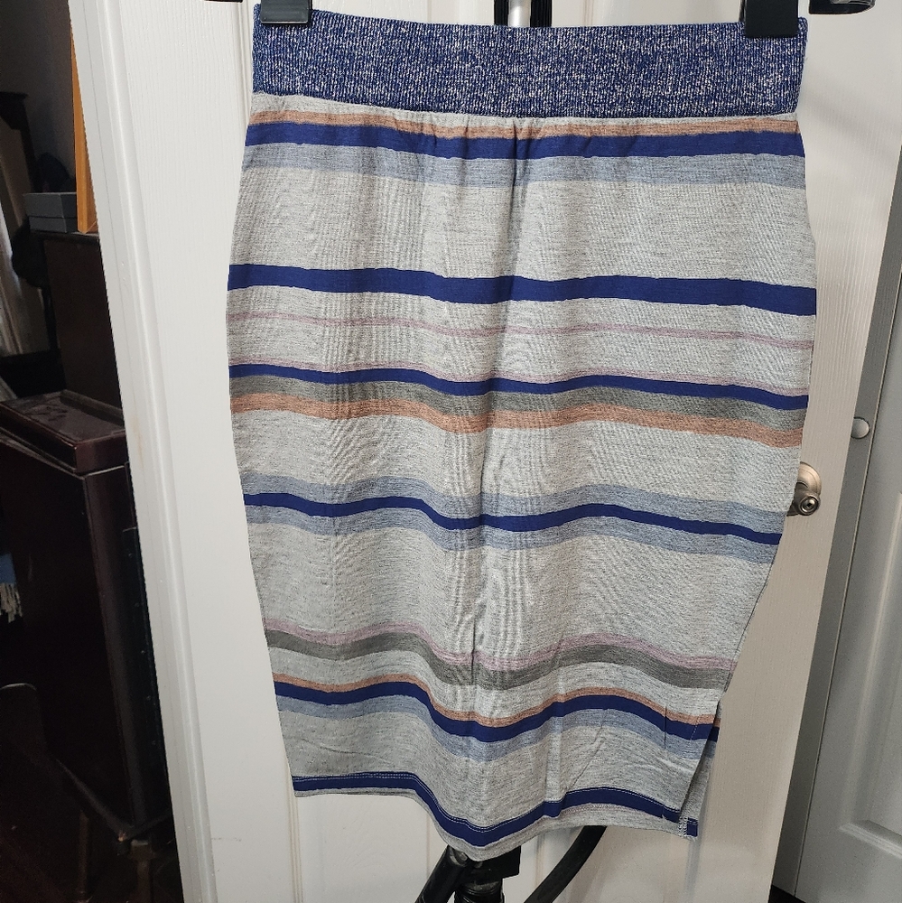 Size S stretch cotton stretch waistband. Gray/blur striped print